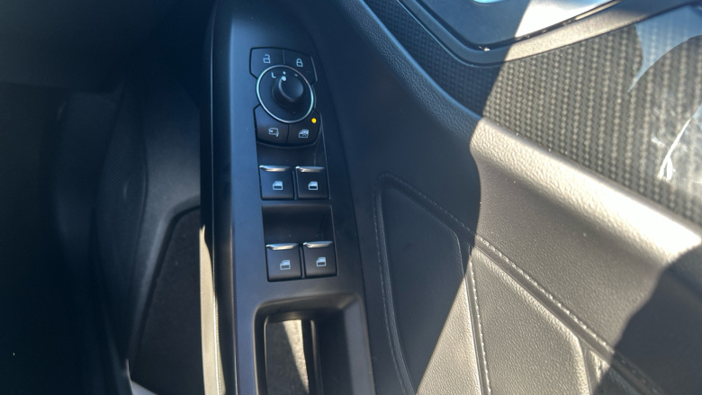 Ford Focus 1.0 EcoBoost ST-Line Vignale 5dr Petrol Hatchback